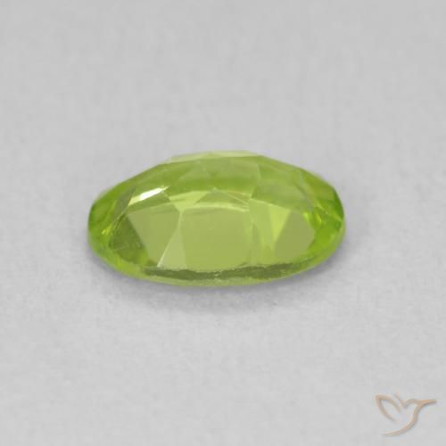 Peridoto Verde acceso naturale da 0.75 ct, Ovale, VS