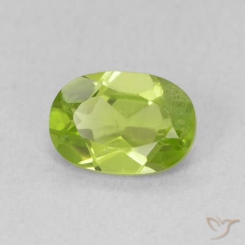 Peridoto Verde medio naturale da 0.85 ct, Ovale, VS