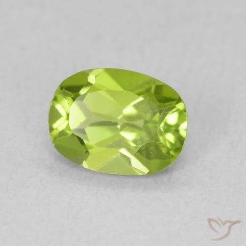 Peridoto Verde medio naturale da 0.91 ct, Ovale, VS
