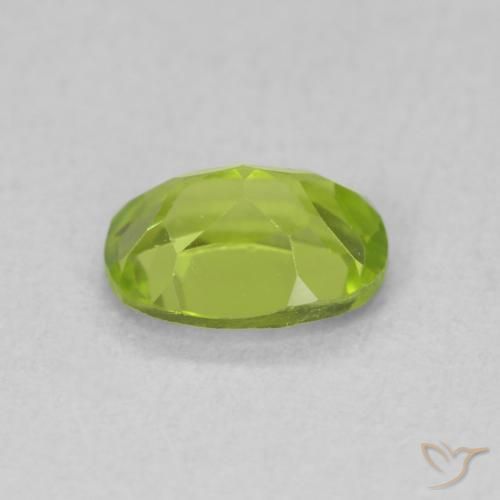 Peridoto Verde medio naturale da 0.91 ct, Ovale, VS
