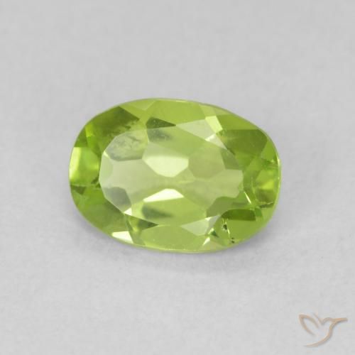 Peridoto Verde medio naturale da 0.83 ct, Ovale, VS