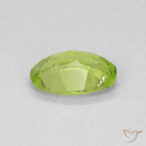 Peridoto Verde medio naturale da 0.83 ct, Ovale, VS