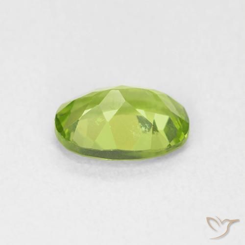 Peridoto Verde medio naturale da 0.88 ct, Ovale, VVS-VS