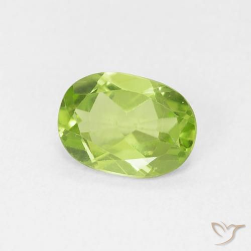 Peridoto Verde medio naturale da 0.88 ct, Ovale, VVS-VS