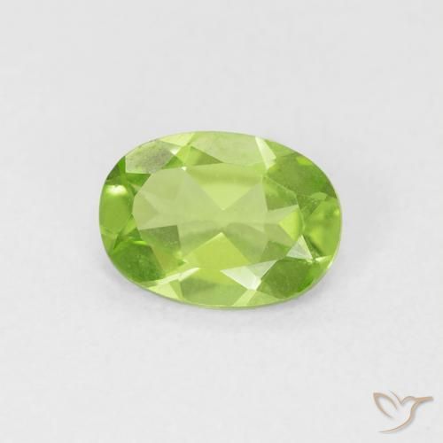 Peridoto Verde medio naturale da 0.78 ct, Ovale, VVS-VS