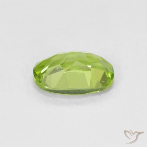 Peridoto Verde medio naturale da 0.92 ct, Ovale, VVS-VS