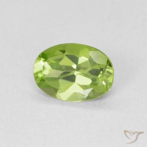 Peridoto Verde acceso naturale da 0.83 ct, Ovale, VVS-VS