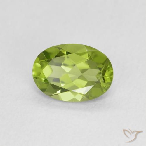 Peridoto Verde medio naturale da 0.88 ct, Ovale, VVS-VS