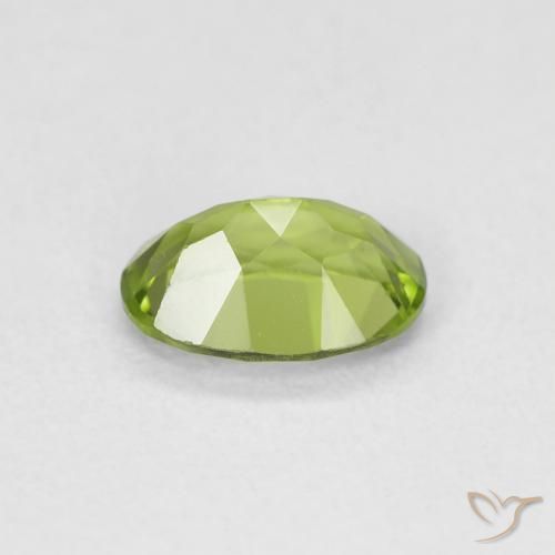 Peridoto Verde medio naturale da 0.88 ct, Ovale, VVS-VS