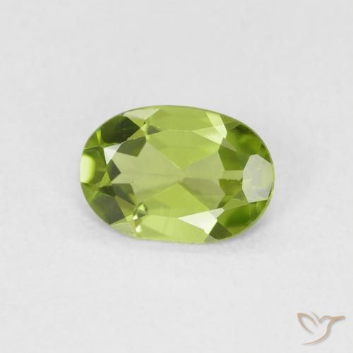 Peridoto Verde acceso naturale da 0.70 ct, Ovale, VVS-VS