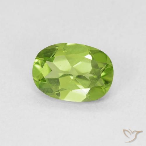Peridoto Verde acceso naturale da 0.92 ct, Ovale, VVS-VS