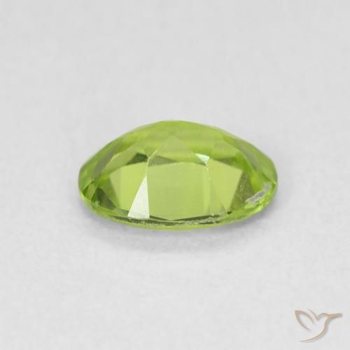 Peridoto Verde acceso naturale da 0.83 ct, Ovale, VS