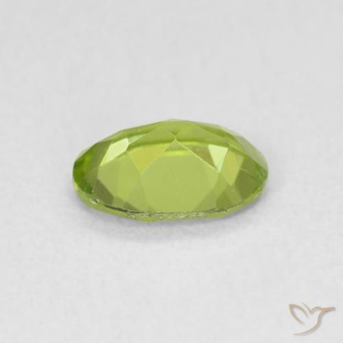 Peridoto Verde acceso naturale da 0.78 ct, Ovale, VS