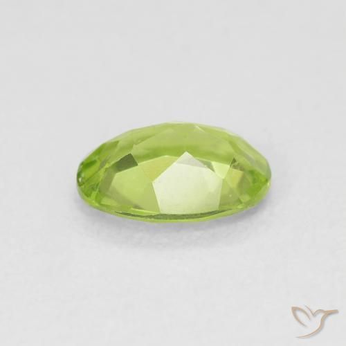Peridoto Verde acceso naturale da 0.81 ct, Ovale, VS