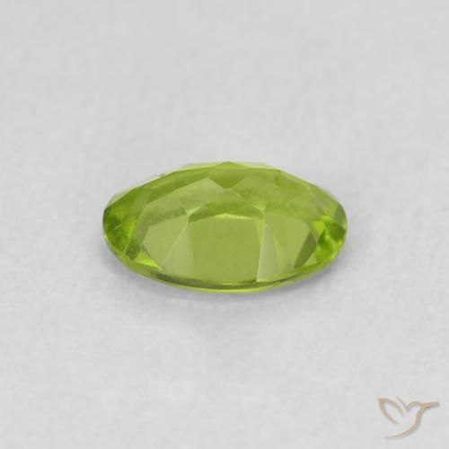 Peridoto Verde acceso naturale da 0.74 ct, Ovale, VS