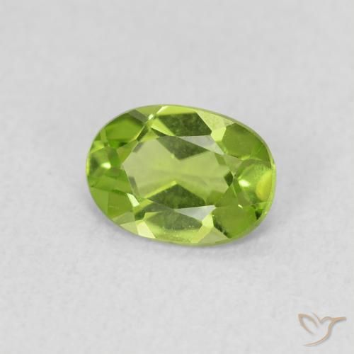 Peridoto Verde acceso naturale da 0.79 ct, Ovale, VS