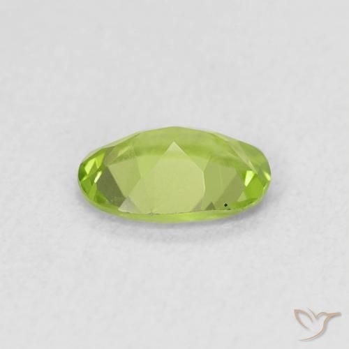 Peridoto Verde acceso naturale da 0.73 ct, Ovale, VS