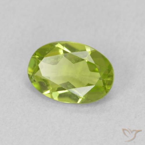 Peridoto Verde acceso naturale da 0.84 ct, Ovale, VS