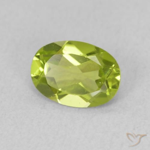 Peridoto Verde acceso naturale da 0.80 ct, Ovale, VS