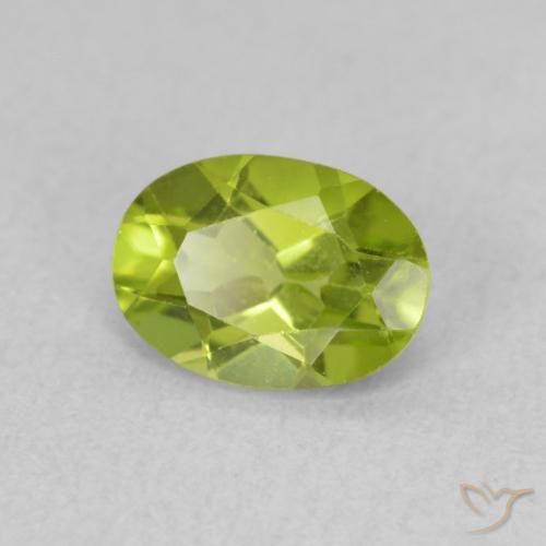 Peridoto Verde medio naturale da 0.78 ct, Ovale, VS