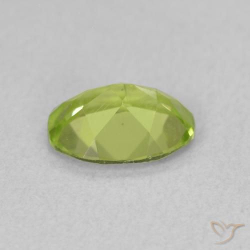 Peridoto Verde brillante naturale da 0.80 ct, Ovale, VS