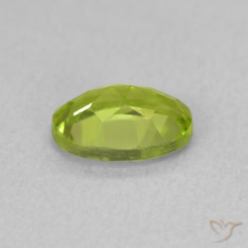Peridoto Verde brillante naturale da 0.80 ct, Ovale, VS