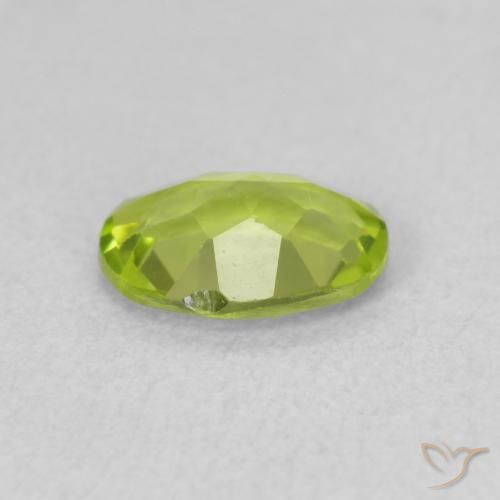 Peridoto Verde acceso naturale da 0.76 ct, Ovale, VVS-VS