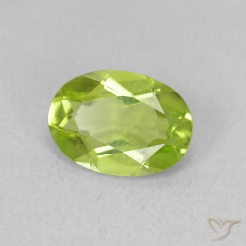 Peridoto Verde acceso naturale da 0.85 ct, Ovale, VVS-VS