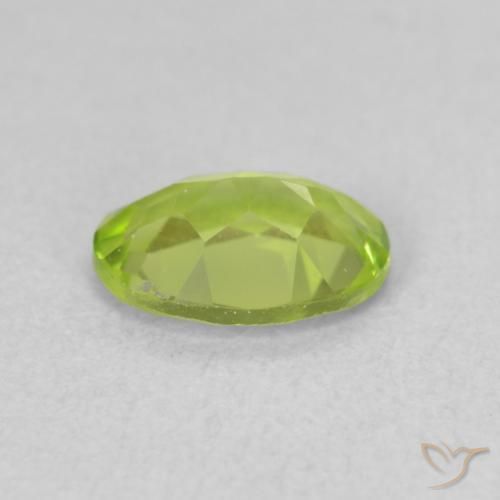 Peridoto Verde acceso naturale da 0.85 ct, Ovale, VVS-VS
