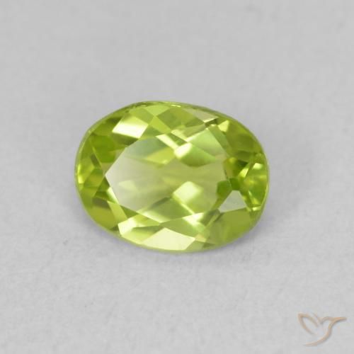 Peridoto Verde brillante naturale da 0.78 ct, Ovale, VVS-VS