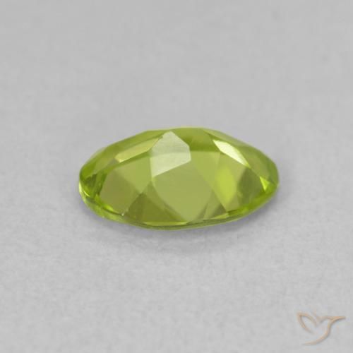 Peridoto Verde brillante naturale da 0.72 ct, Ovale, VVS-VS