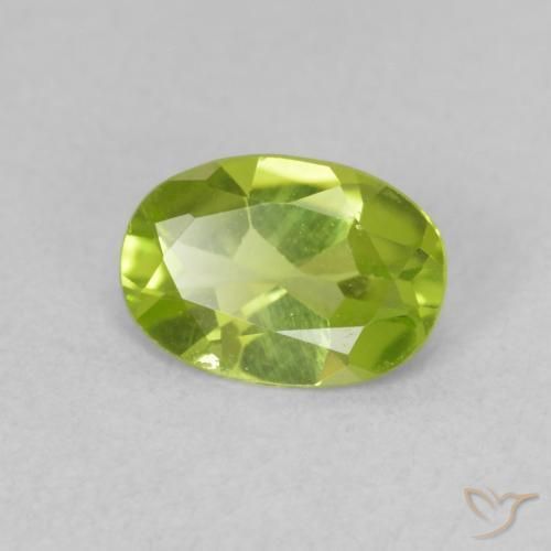Peridoto Verde brillante naturale da 0.74 ct, Ovale, VVS-VS