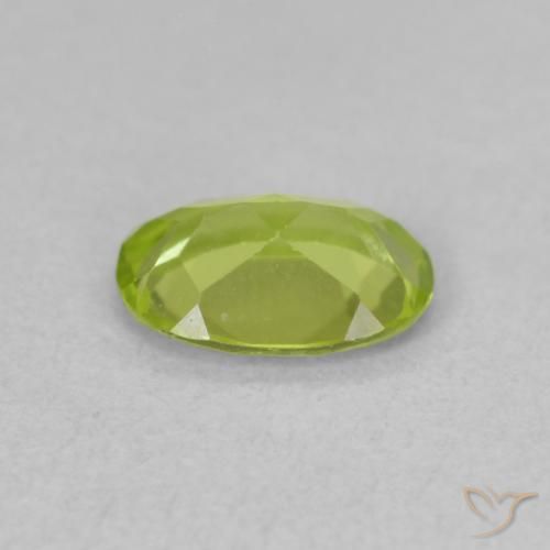 Peridoto Verde brillante naturale da 0.76 ct, Ovale, VVS-VS