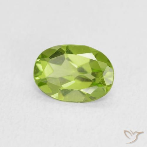 Peridoto Verde medio naturale da 0.73 ct, Ovale, VVS-VS