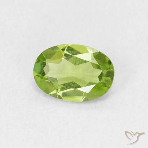 Peridoto Verde medio naturale da 0.76 ct, Ovale, VVS-VS