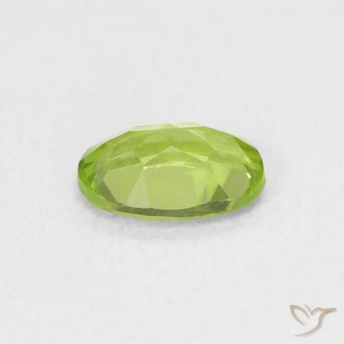 Peridoto Verde medio naturale da 0.76 ct, Ovale, VVS-VS