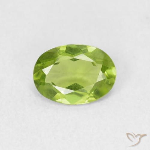 Peridoto Verde acceso naturale da 0.76 ct, Ovale, VVS-VS