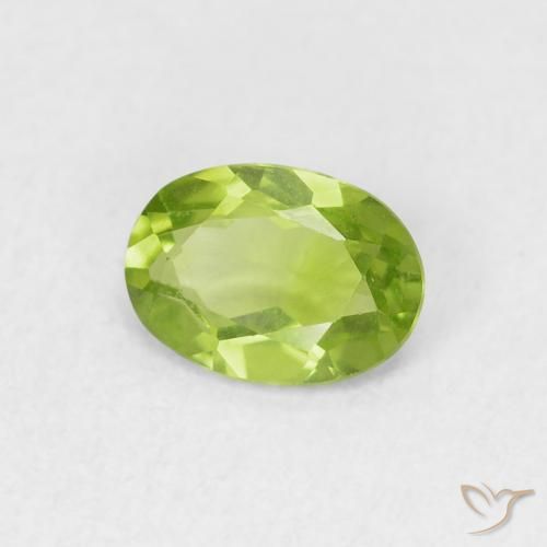 Peridoto Verde acceso naturale da 0.76 ct, Ovale, VVS-VS