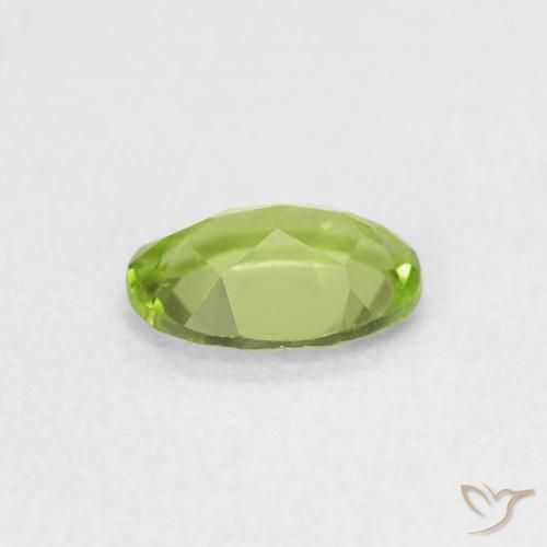 Peridoto Verde medio naturale da 0.69 ct, Ovale, VVS-VS