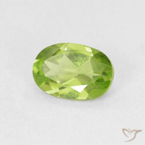 Peridoto Verde medio naturale da 0.90 ct, Ovale, VVS-VS