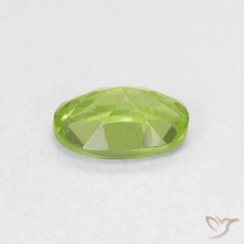 Peridoto Verde medio naturale da 0.90 ct, Ovale, VVS-VS