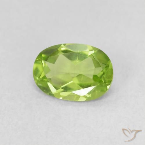 Peridoto Verde medio naturale da 0.79 ct, Ovale, VS