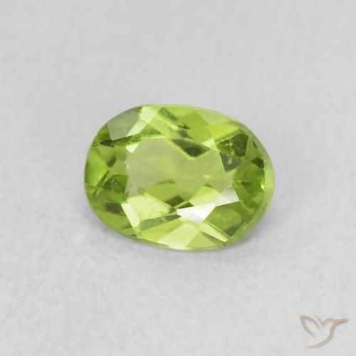 Peridoto Verde acceso naturale da 0.68 ct, Ovale, VS