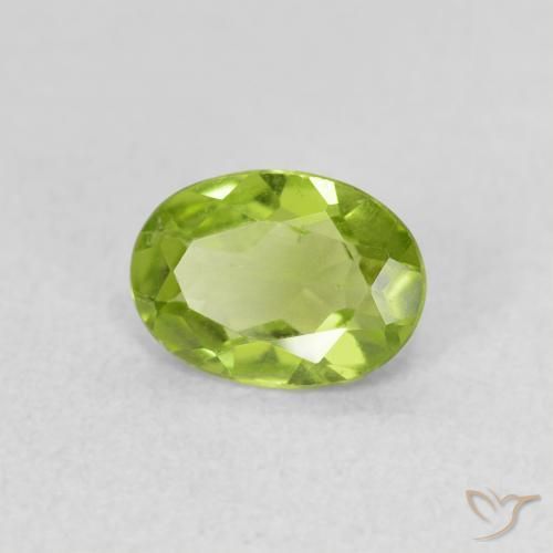 Peridoto Verde acceso naturale da 0.68 ct, Ovale, VS