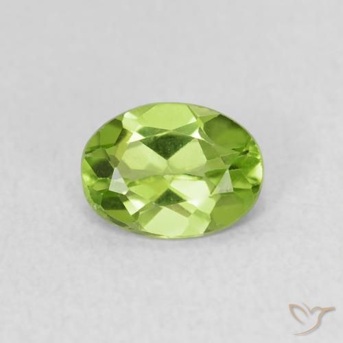 0.73ct Naturale Verde medio Peridoto, Ovale, VS