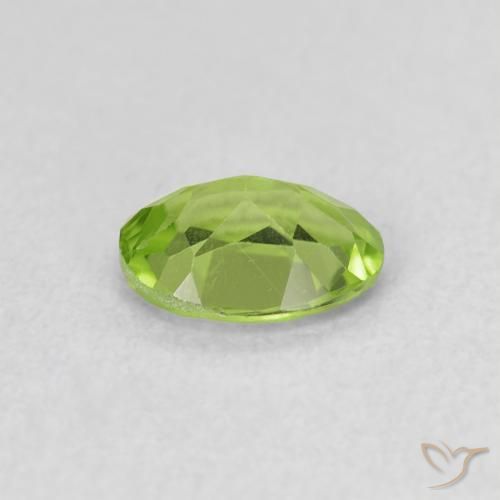 Peridoto Verde medio naturale da 0.73 ct, Ovale, VS