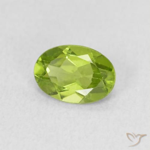 Peridoto Verde medio naturale da 0.75 ct, Ovale, VS
