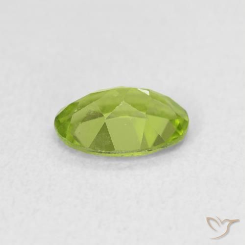 Peridoto Verde medio naturale da 0.75 ct, Ovale, VS