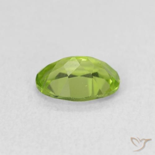 Peridoto Verde medio naturale da 0.83 ct, Ovale, VS