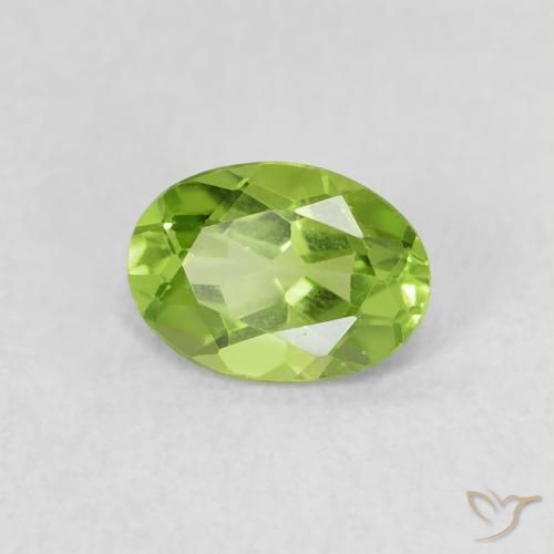 Peridoto Verde acceso naturale da 0.85 ct, Ovale, VS